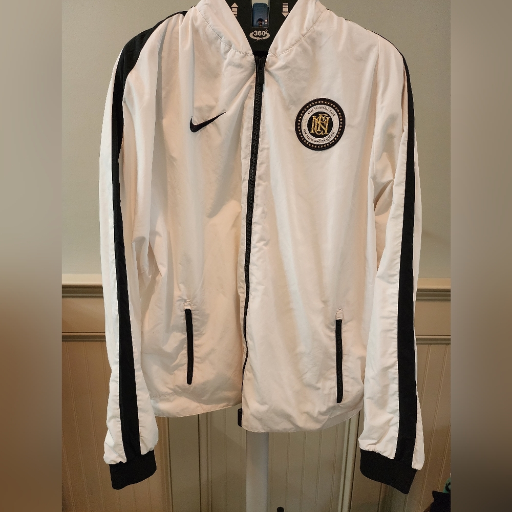 Nike white windbreaker jacket youth XL also fits medium women's